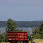 tractor, agriculture, farm, trailer, farming, countryside, john deere, loading, farm machine, country, crop, nature, farm equipment, grass, harvest, harvesting, hay, field